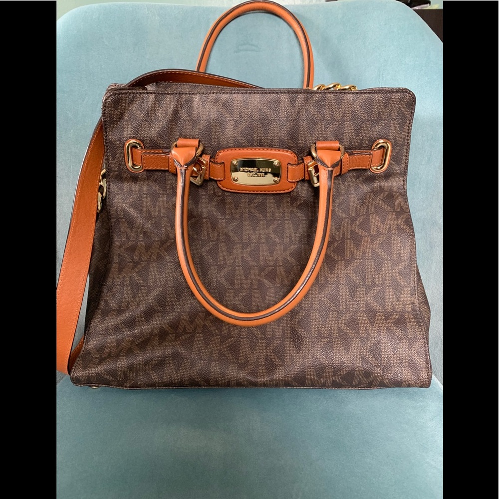 Michael Kors classic bag. Excellent condition.
